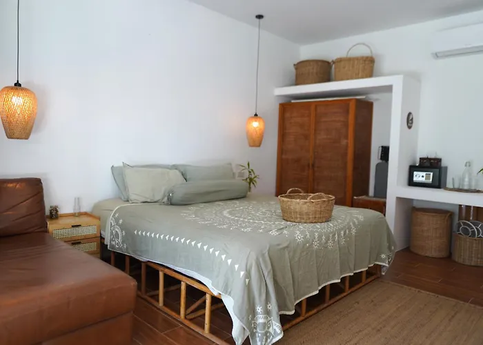 Green 2 Bd Garden Villa With Swimming Pool And Unique Furniture