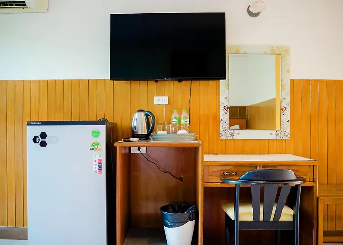 Luna Hut Resort