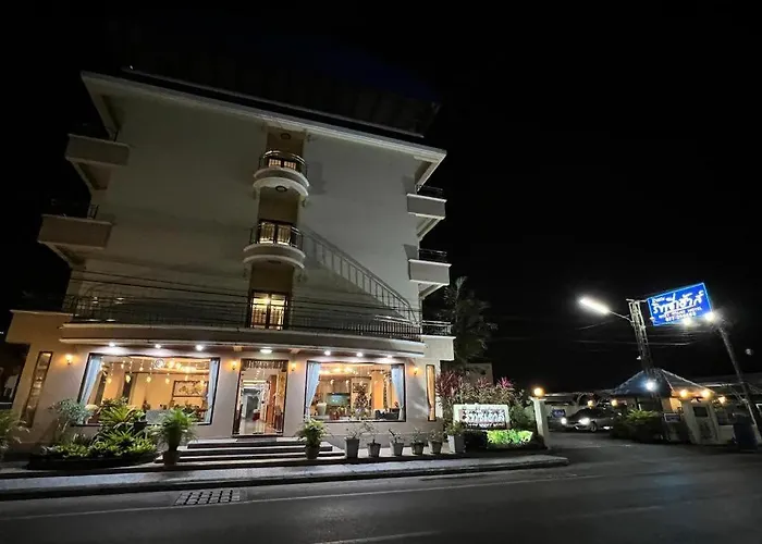 Ritzy House Hotel