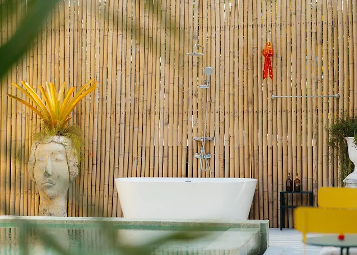 Lime Splash Private Pool