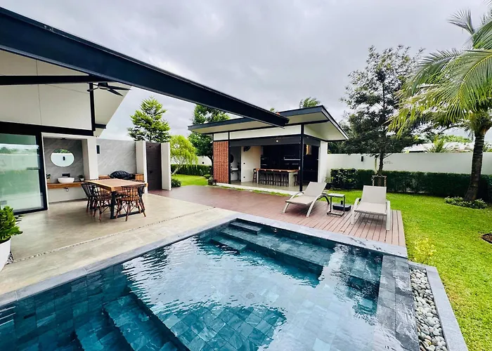913 Luxury Pool Villa Khaolak