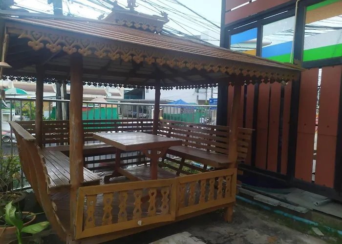 โรงแรมพรถวิล ศรีสะเกษ Sisaket Pontawin Budget Inn