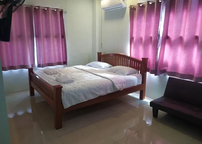 โรงแรมพรถวิล ศรีสะเกษ Sisaket Pontawin Budget Inn
