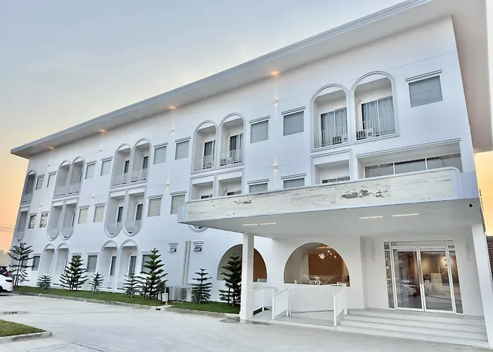 โรงแรมแรบบิท Rabbit Hotel Nangrong