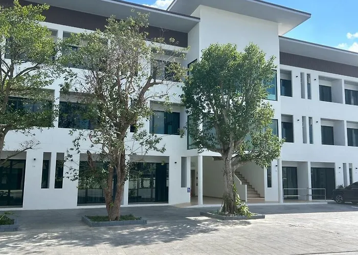 J&P Hotel Sriracha