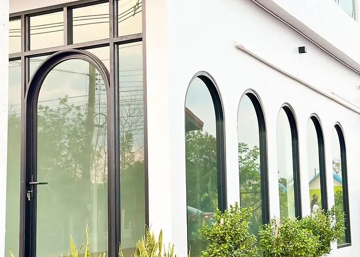 Leleaf Work Spaces Hotel - เลอลีฟ เวิร์คสเปซ โฮเทล ท่าแร่ สกลนคร