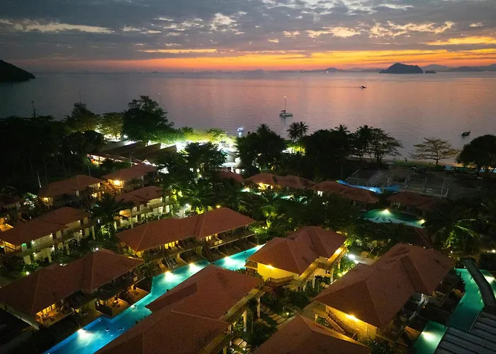 Blue Bay Resort - Access To Pool And Beach-Phuket & Krabi