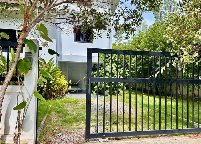 White Villa At The Heart Of Koh Phangan