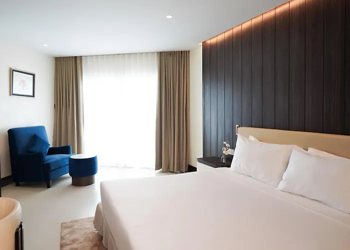 Royal Twins Palace Hotel