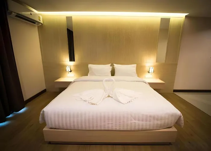 L Hotel