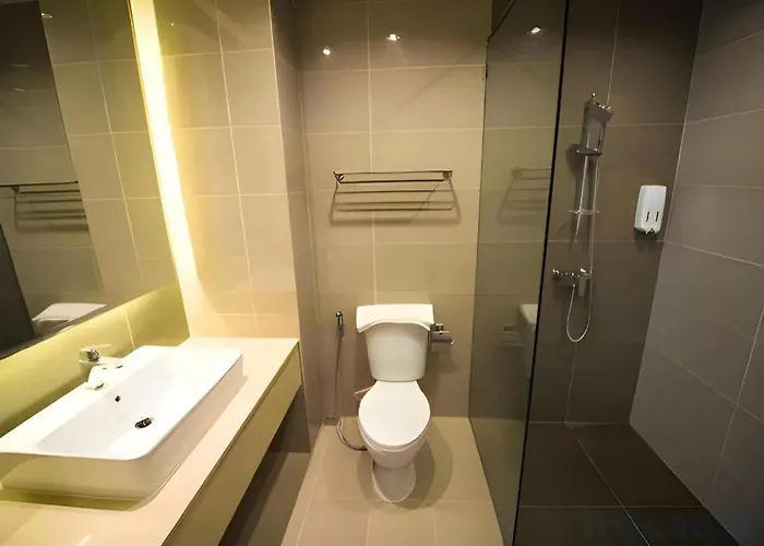 L Hotel
