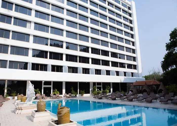Chiangmai Plaza Hotel Chiang Mai