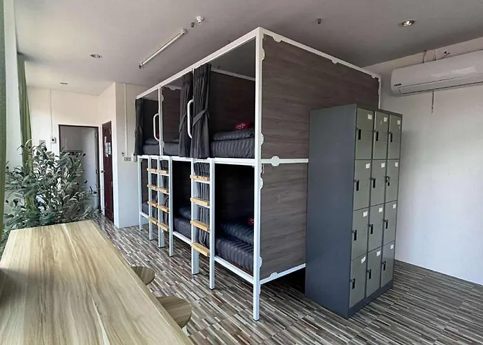Khaosok Center Hostel
