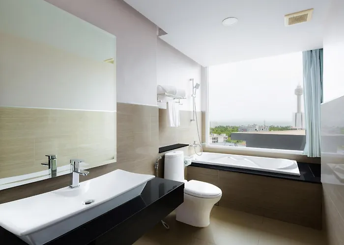 Aiyara Grand Hotel