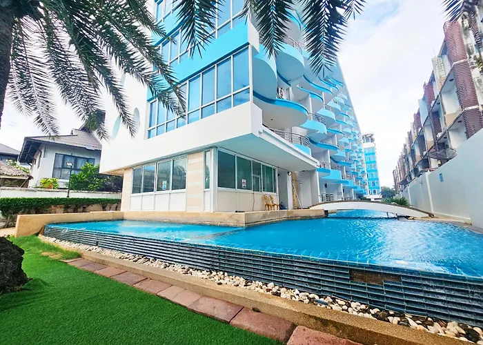 The Beach Bangsaen Condo 327/30