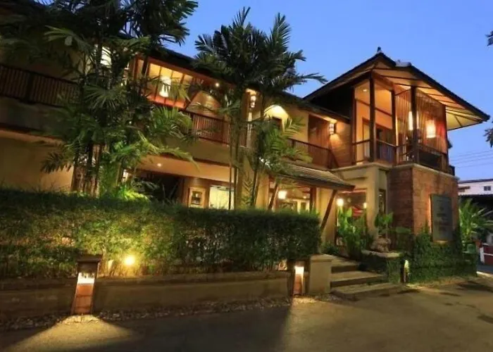 Baan Lapoon Hotel