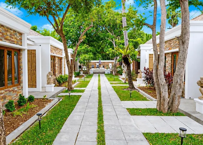 Glory Moon Resort