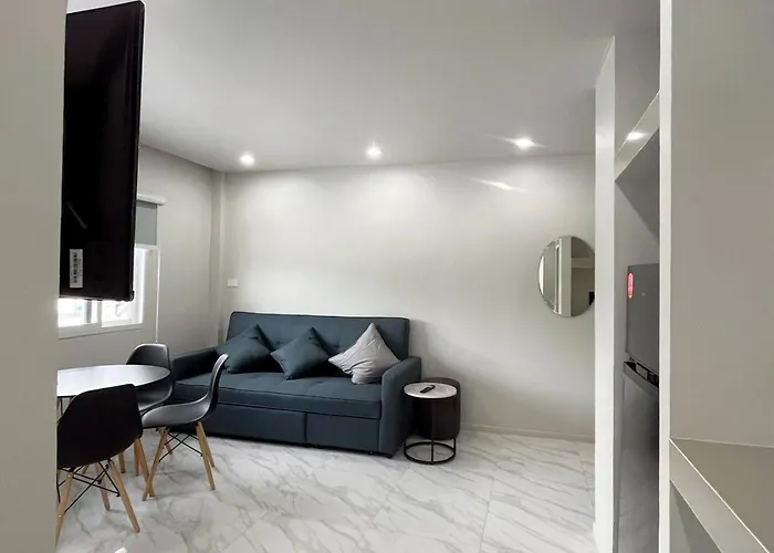 Langsuan Smile Hotel