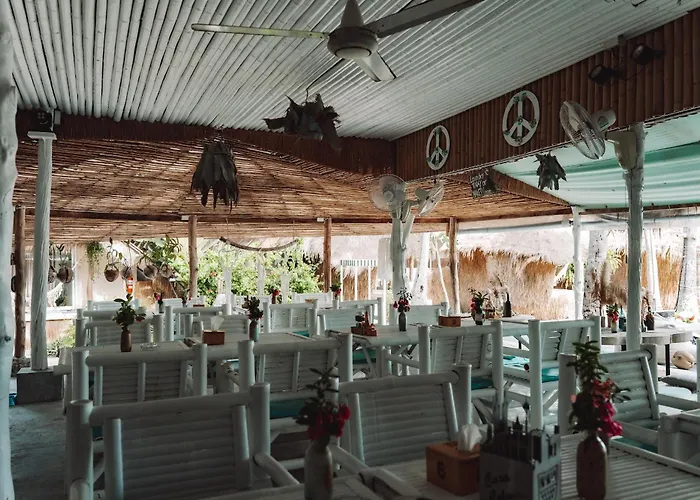 Sea Love Beach Bar & Bungalows Baan Tai