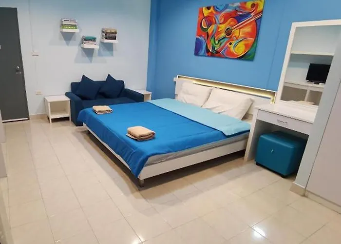 Uj Apartment