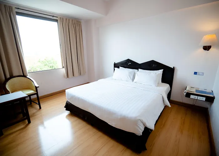 Phrae Nakara Hotel