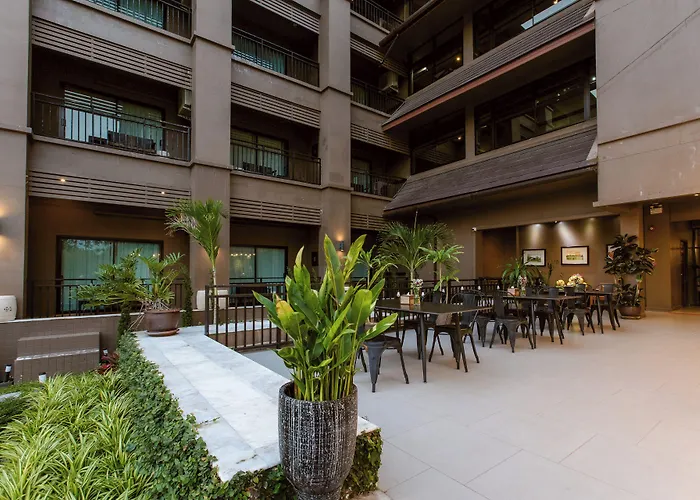Brown House Hotel