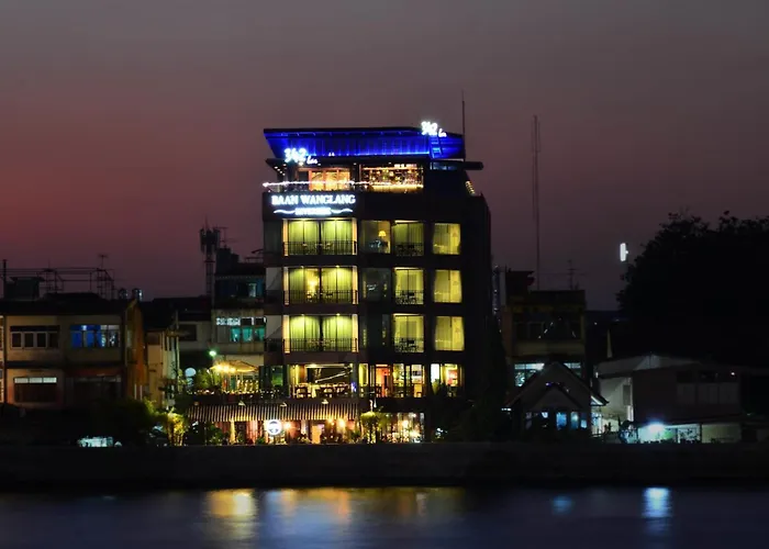 Baan Wanglang Riverside, Bangkok