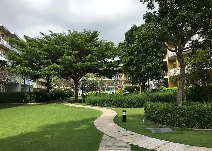Seaside Apartment At Cha-Am