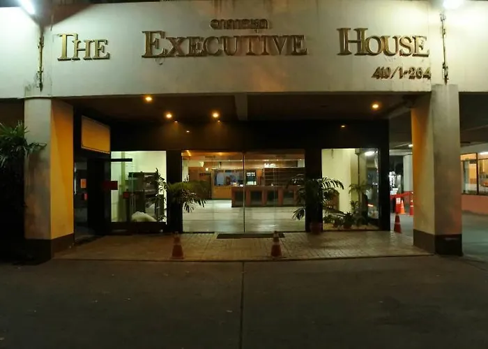Suriwongse Tower Inn