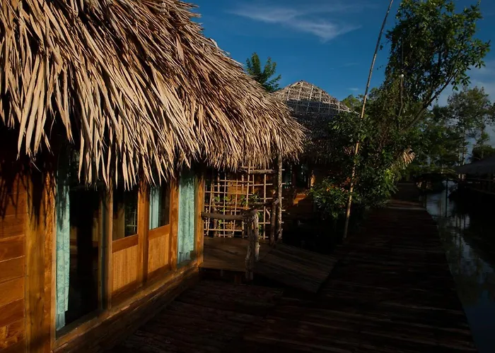 Baan​ Tonlamphu​ Pakpra